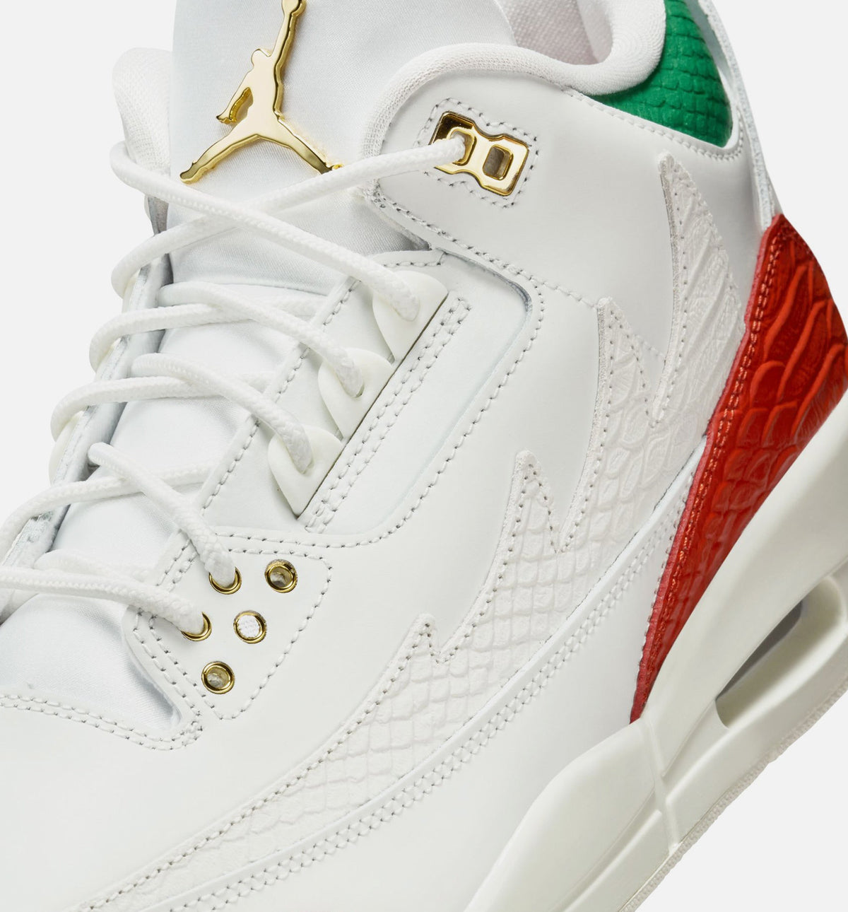 Air Jordan 3 Retro El Vuelo | Men's Lifestyle Shoe | Summit White/Pine Green/Dragon Red/Metallic Gold