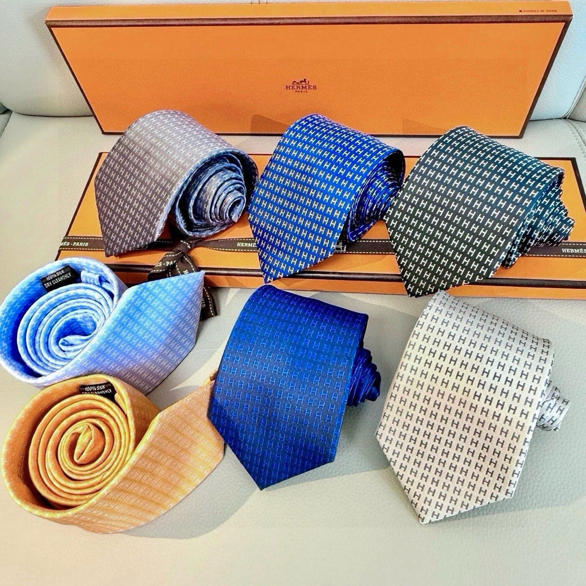 Hermes Style Men's H Pattern Woven Silk Tie