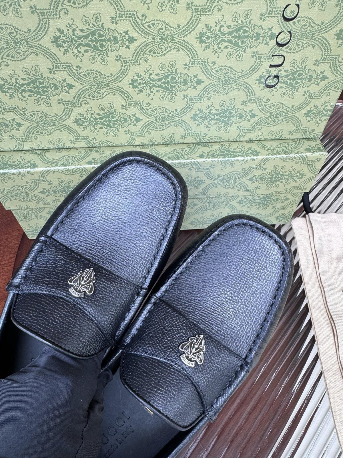 Gucci Black Bee Driving Loafers