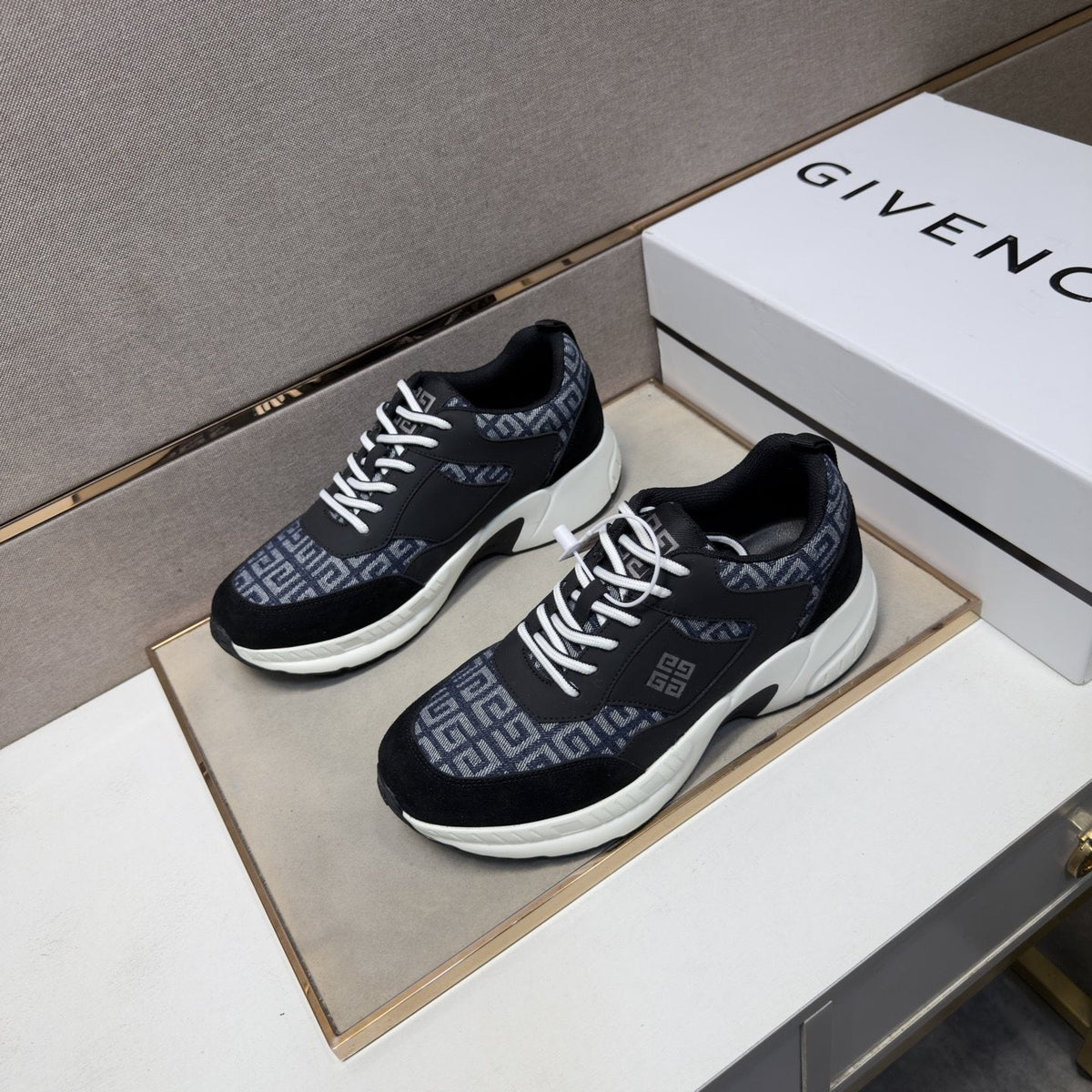 Givenchy Geometric Panel Low-Top Sneakers